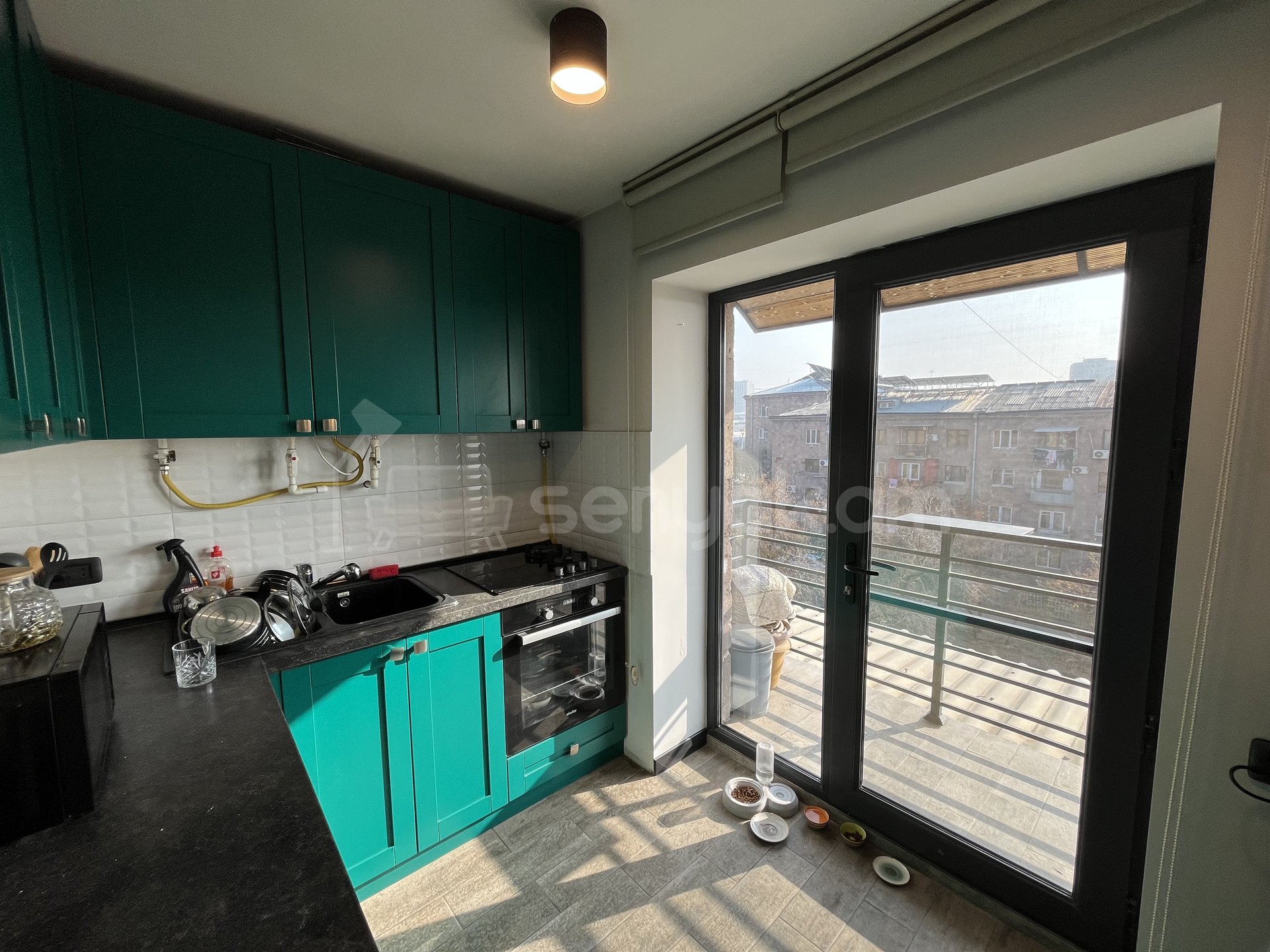 2 Սենյականոց Բնակարան Քարե Շենքում, 53քմ, 4/4 հարկ, Դիզայներական Վերանորոգված