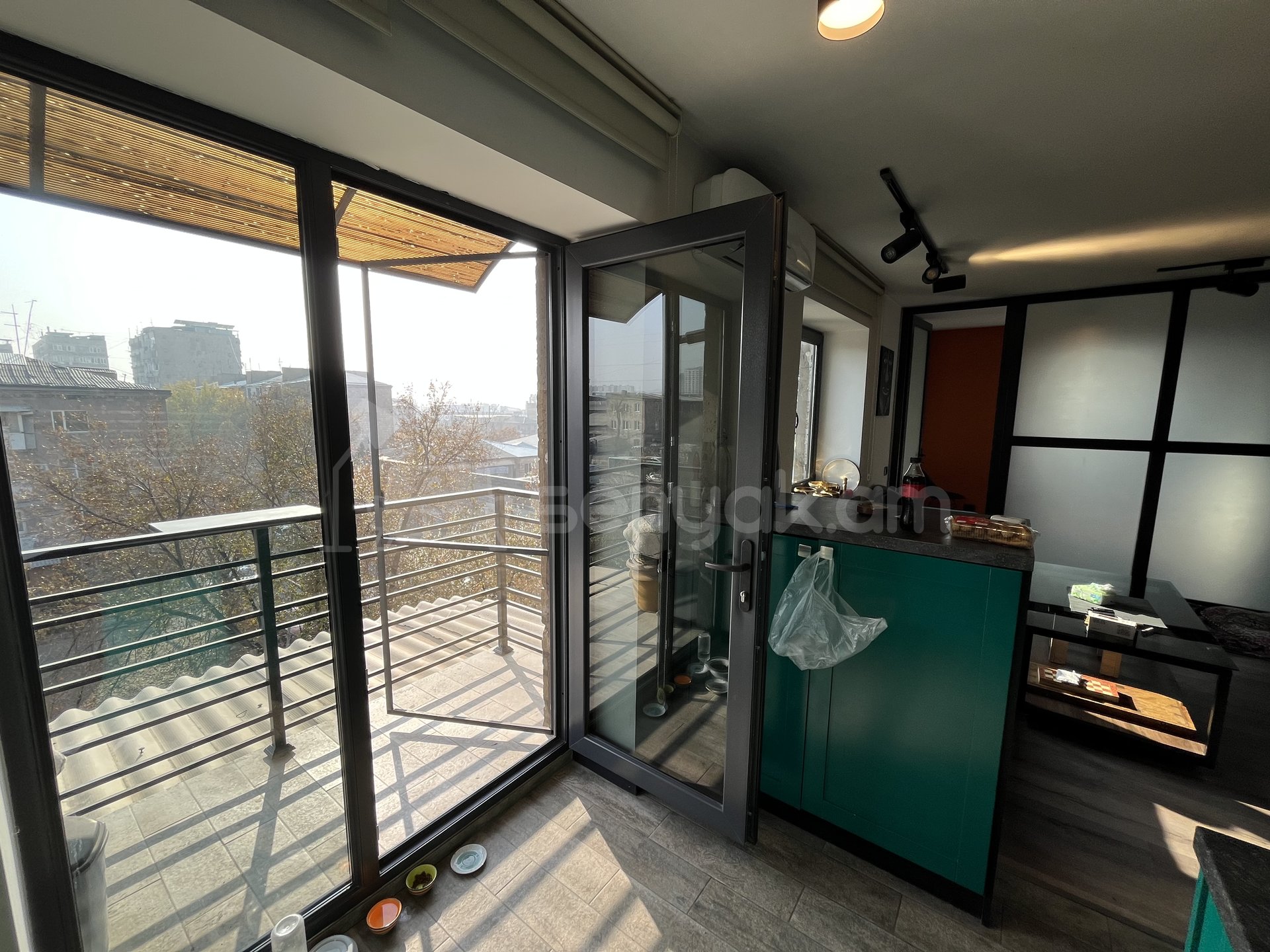 2 Սենյականոց Բնակարան Քարե Շենքում, 53քմ, 4/4 հարկ, Դիզայներական Վերանորոգված