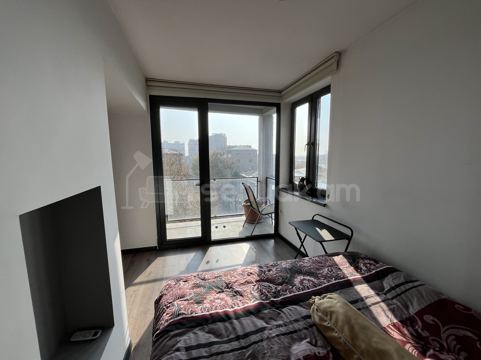 2 Սենյականոց Բնակարան Քարե Շենքում, 53քմ, 4/4 հարկ, Դիզայներական Վերանորոգված