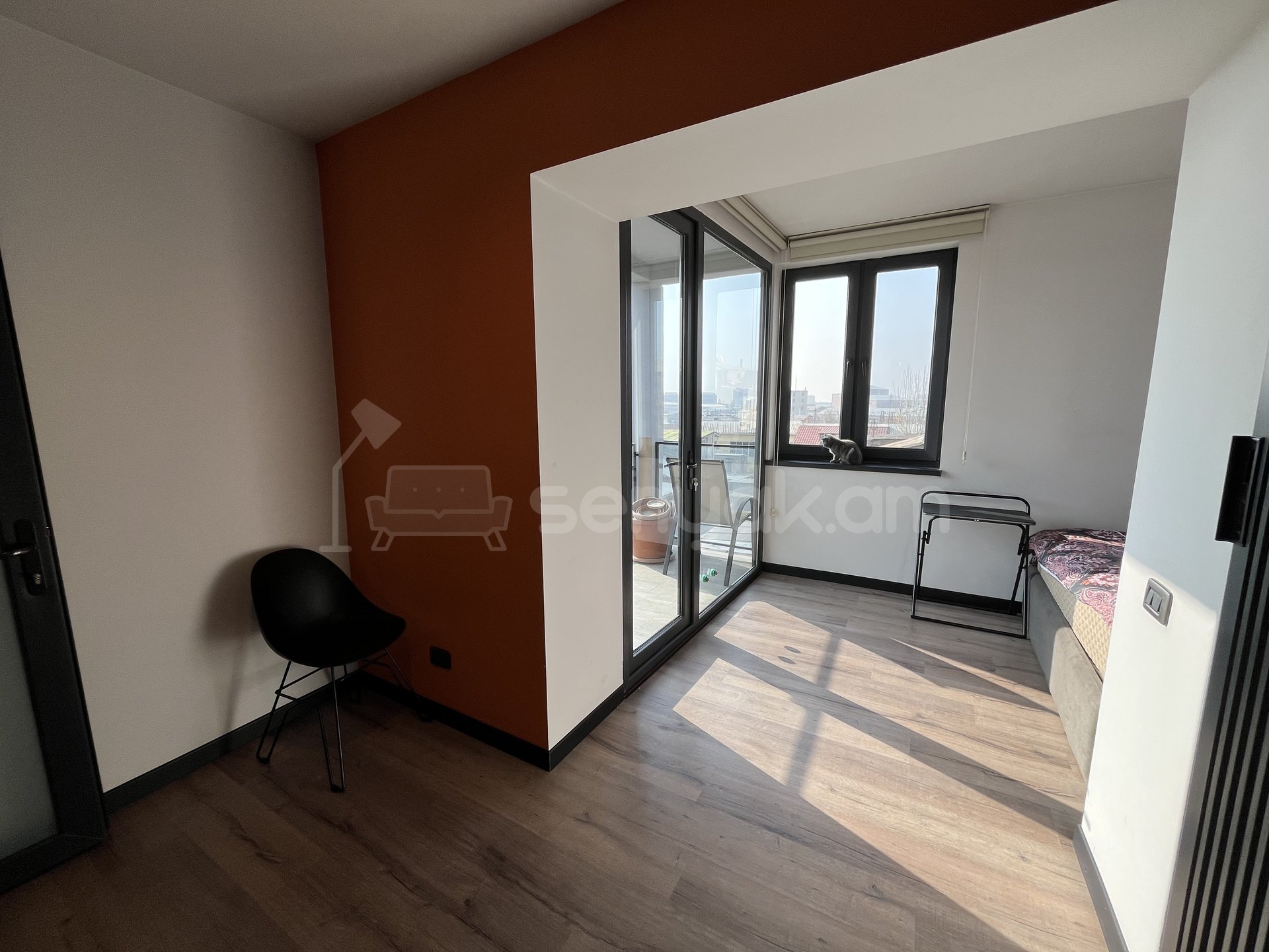 2 Սենյականոց Բնակարան Քարե Շենքում, 53քմ, 4/4 հարկ, Դիզայներական Վերանորոգված