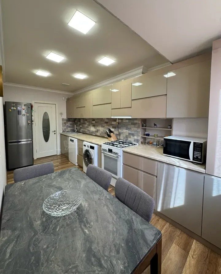 3 Սենյականոց Բնակարան, 79քմ, 5/9 հարկ, Կապիտալ Վերանորոգված