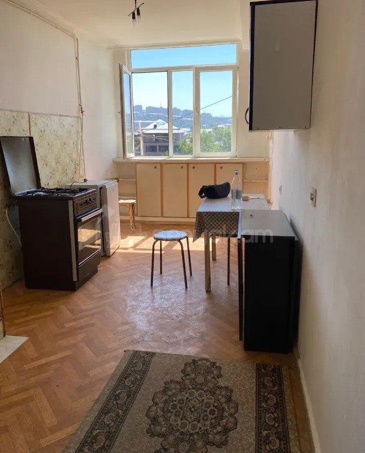 1 Սենյականոց Բնակարան, 42քմ, 3/9 հարկ, Նորմալ Վիճակում