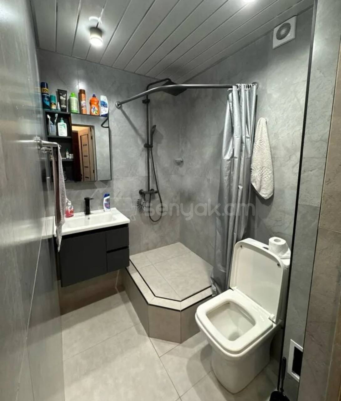 1 Սենյականոց Բնակարան, 32քմ, 3/5 հարկ, Պետական Վիճակում