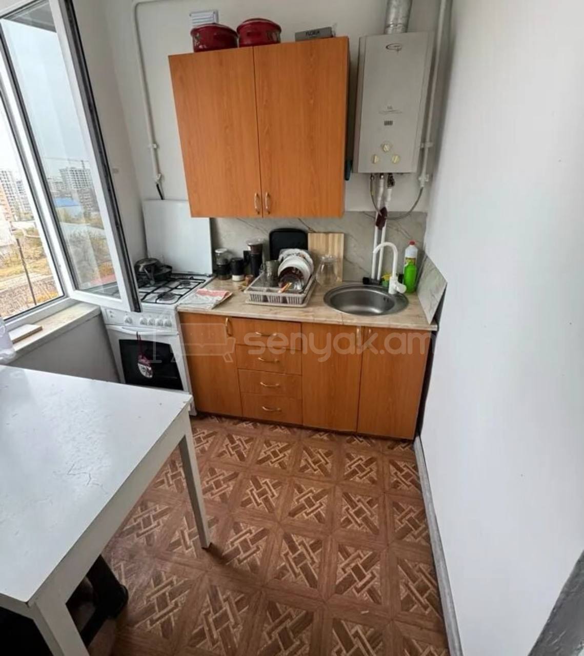 1 Սենյականոց Բնակարան, 32քմ, 3/5 հարկ, Պետական Վիճակում