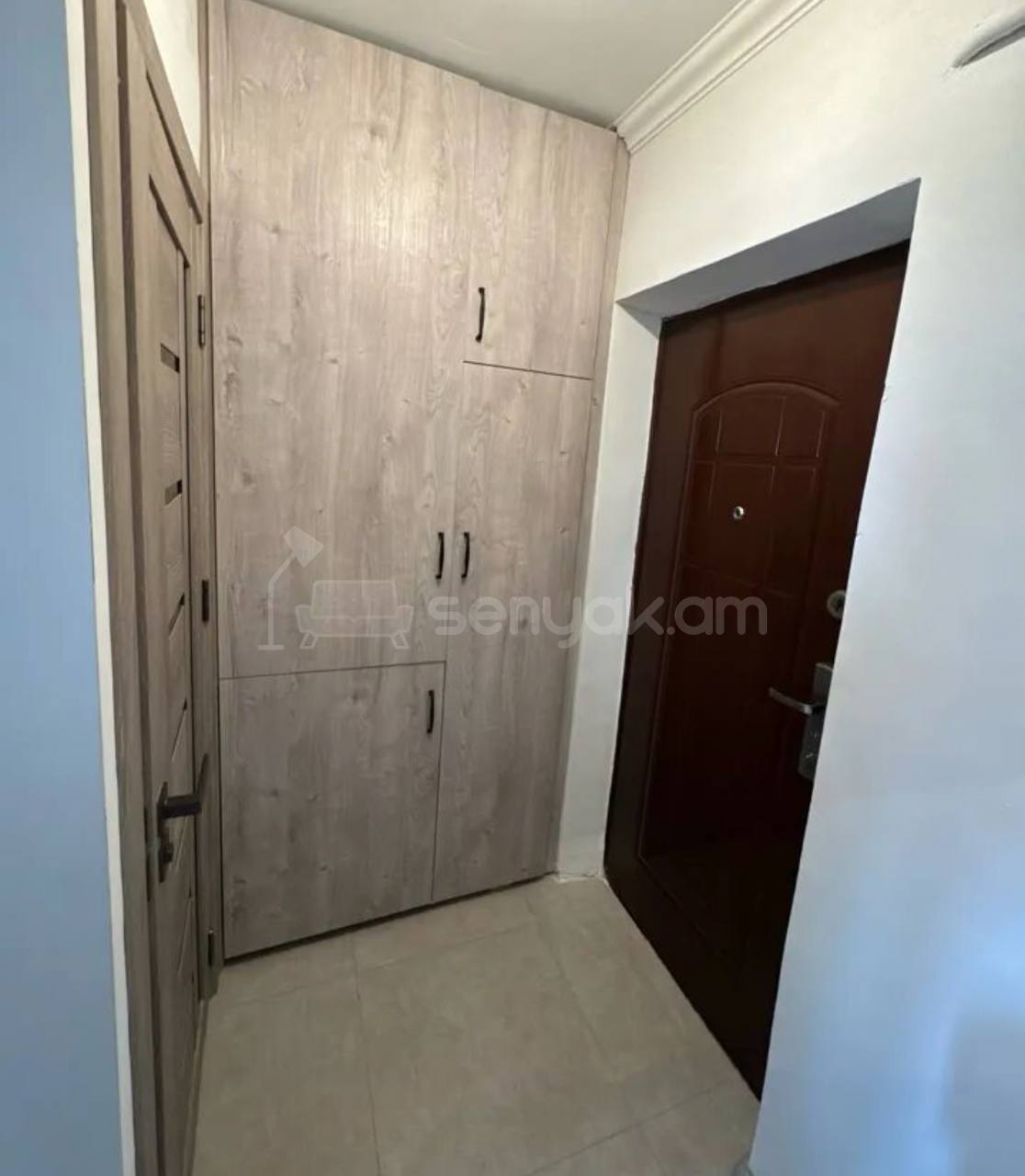 1 Սենյականոց Բնակարան, 32քմ, 3/5 հարկ, Պետական Վիճակում