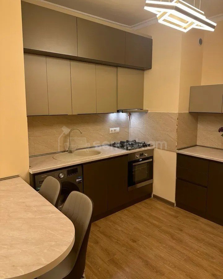 2 Սենյականոց Բնակարան, 60քմ, 4/16 հարկ, Դիզայներական Վերանորոգված, Կահավորված, Արևկող