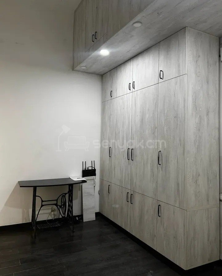 4 Սենյականոց Բնակարան Քարե Շենքում, 110քմ, 3/4 հարկ, Դիզայներական Վերանորոգված, Կահավորված, Արևկող