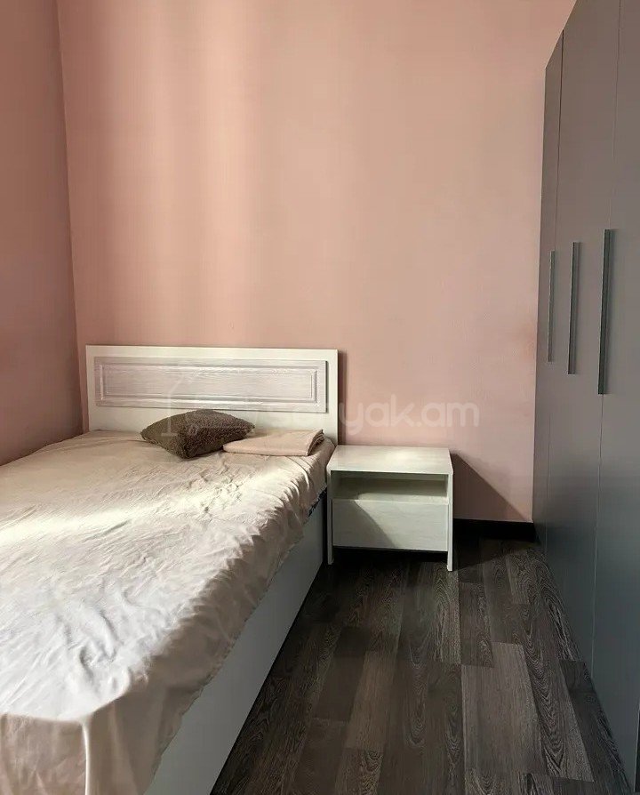 4 Սենյականոց Բնակարան Քարե Շենքում, 110քմ, 3/4 հարկ, Դիզայներական Վերանորոգված, Կահավորված, Արևկող