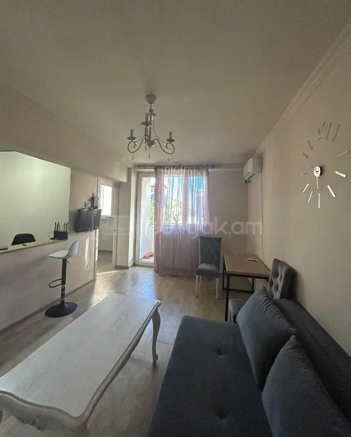 2 Սենյականոց Բնակարան, 45քմ, 3/12 հարկ, Դիզայներական Վերանորոգված