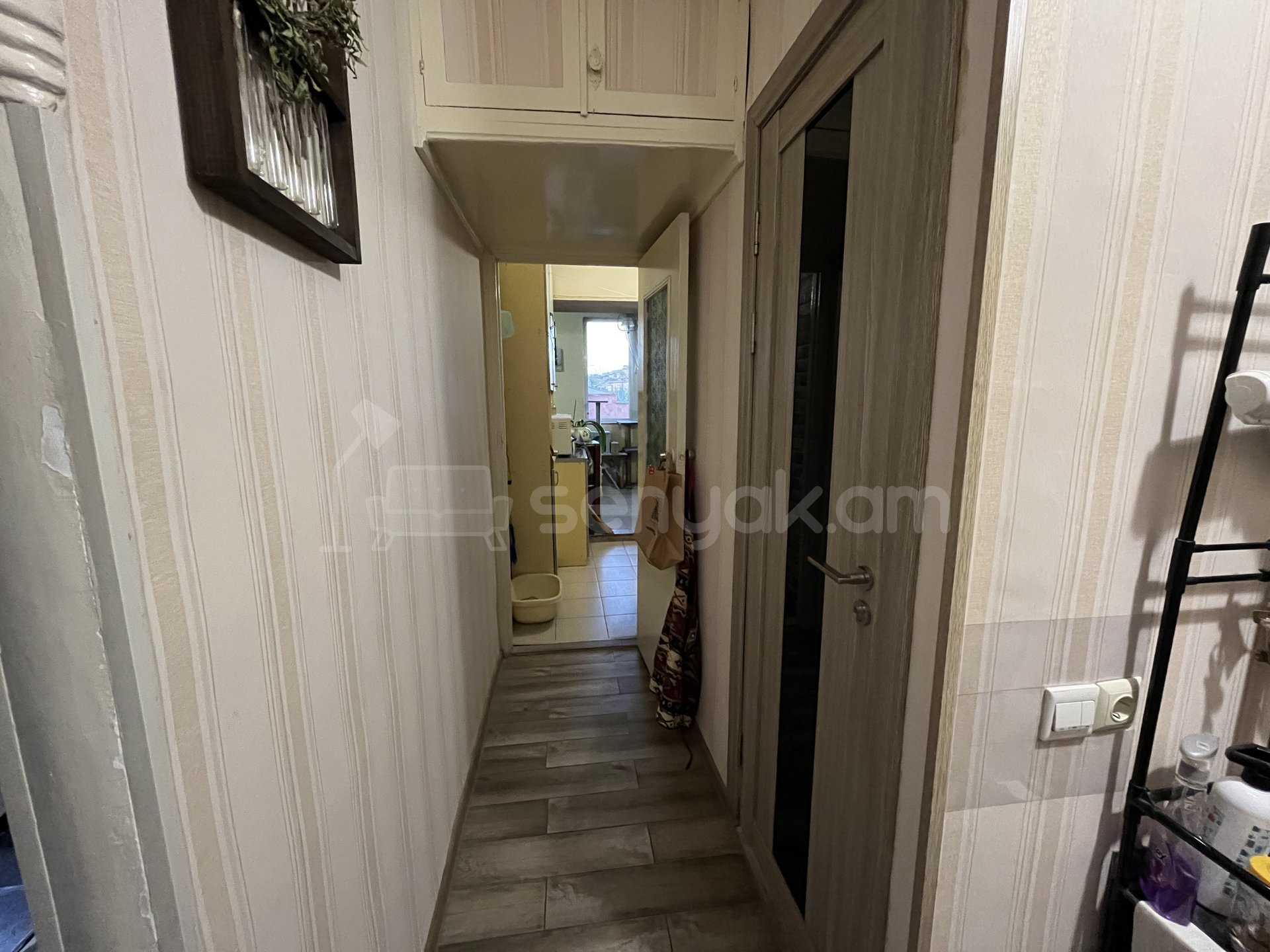 3 Սենյականոց Բնակարան Քարե Շենքում, 79քմ, 3/5 հարկ, Նորմալ Վիճակում