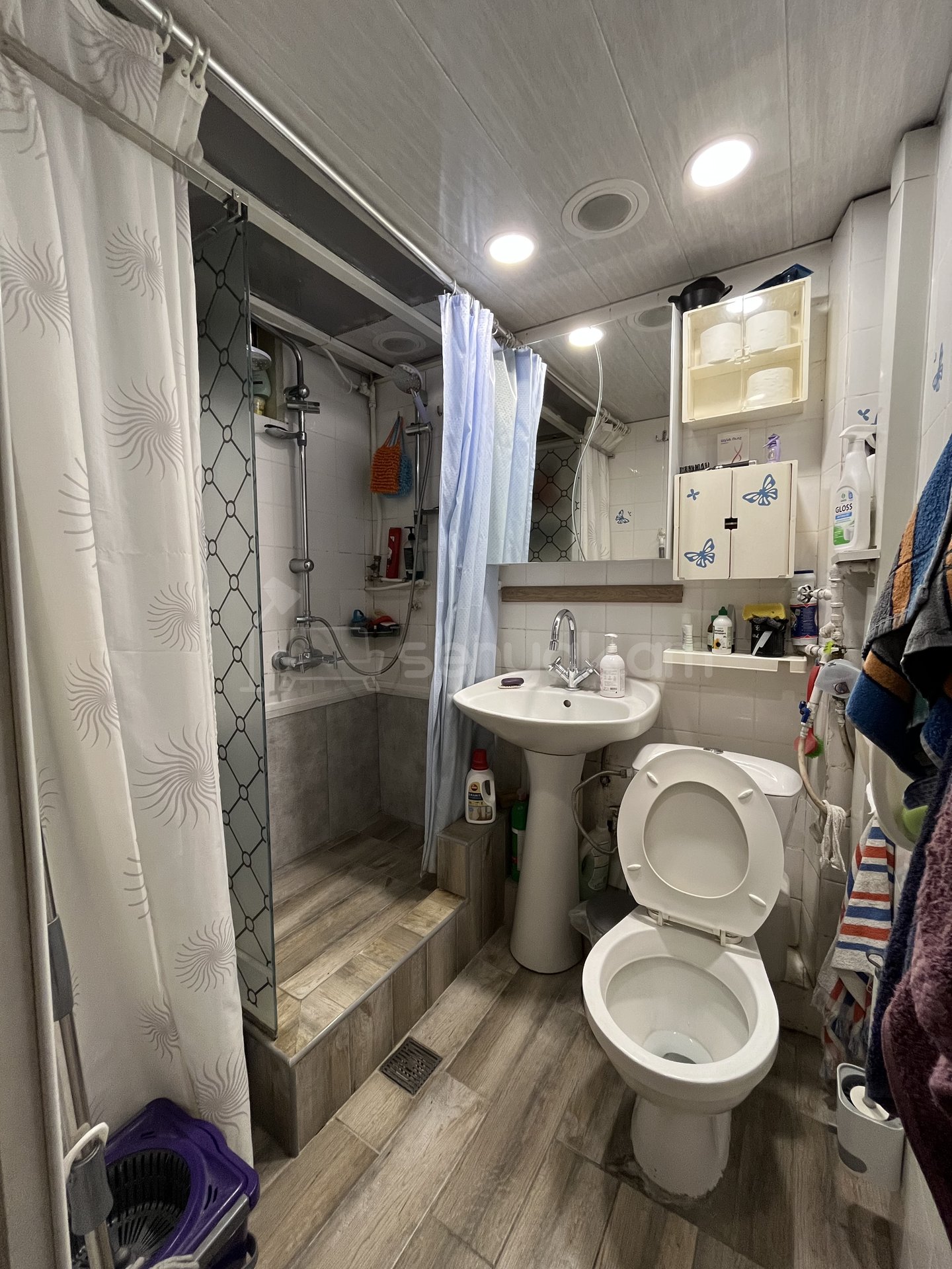 3 Սենյականոց Բնակարան Քարե Շենքում, 79քմ, 3/5 հարկ, Նորմալ Վիճակում