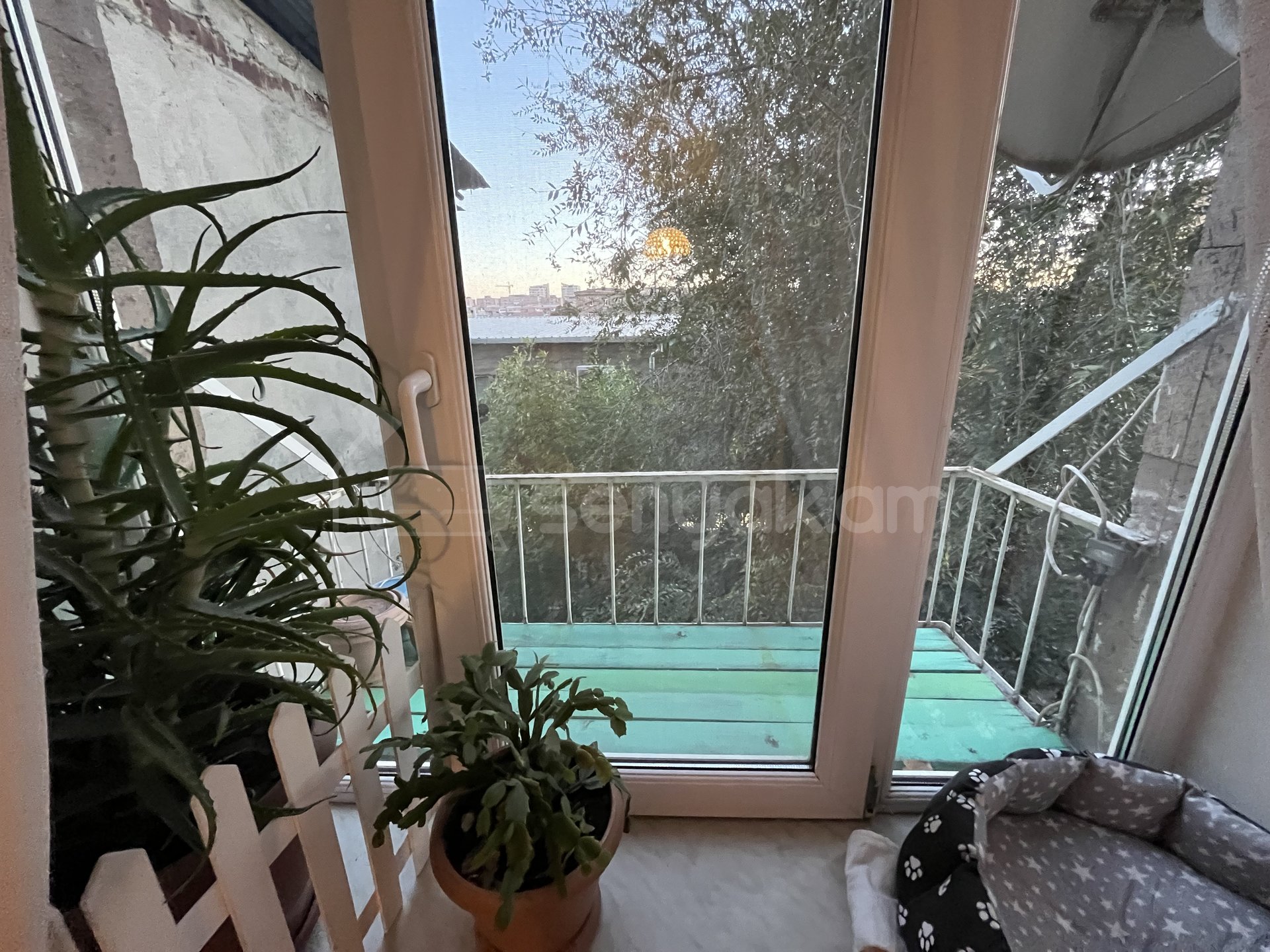 3 Սենյականոց Բնակարան Քարե Շենքում, 79քմ, 3/5 հարկ, Նորմալ Վիճակում