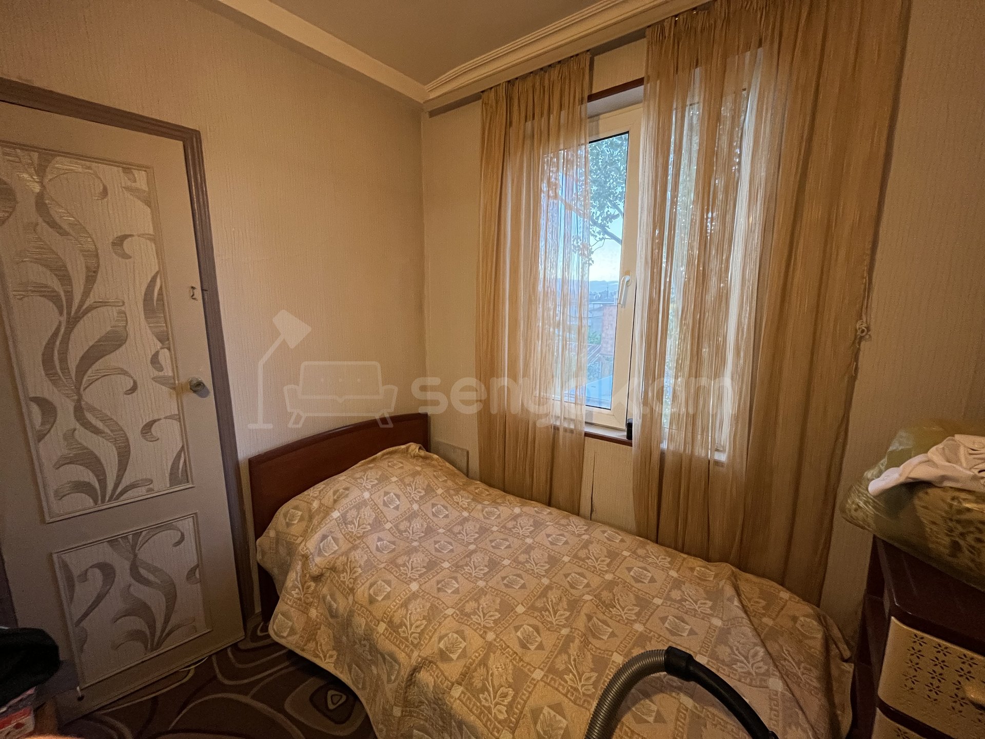 3 Սենյականոց Բնակարան Քարե Շենքում, 79քմ, 3/5 հարկ, Նորմալ Վիճակում