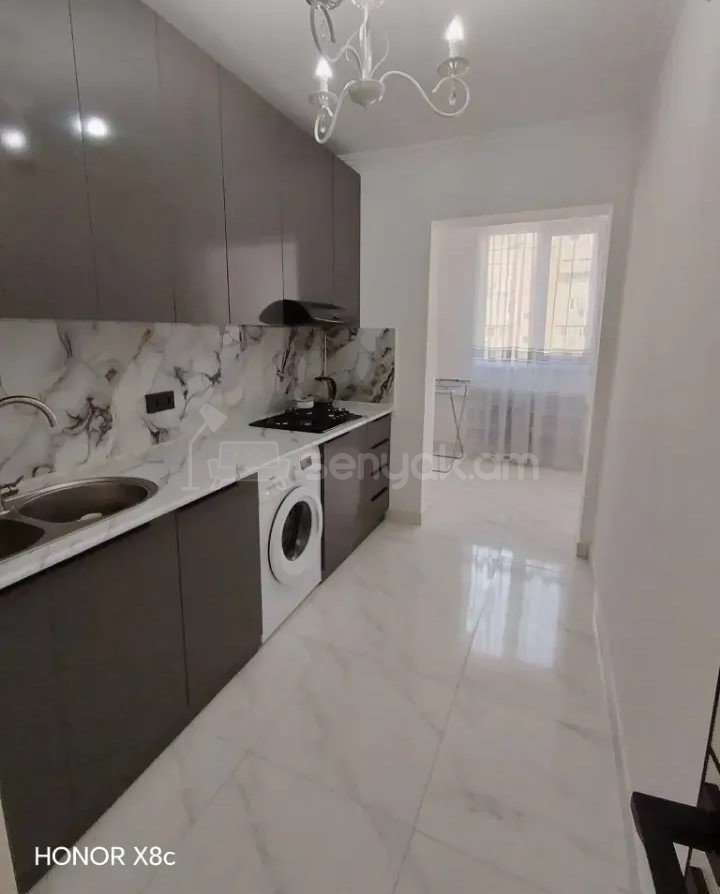 2 Սենյականոց Բնակարան, 48քմ, 8/9 հարկ, Կապիտալ Վերանորոգված