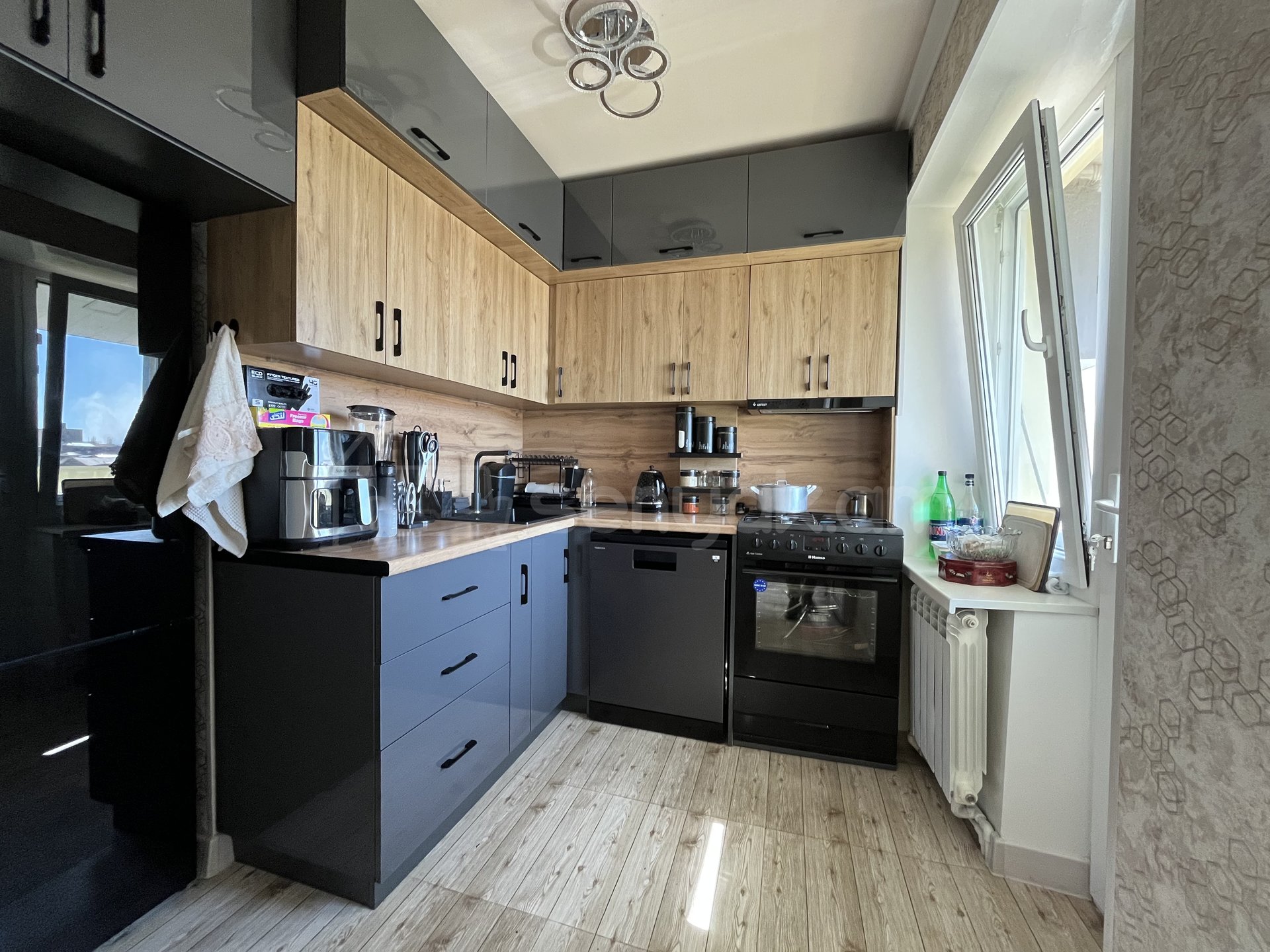 2 Սենյականոց Բնակարան Քարե Շենքում, 50քմ, 5/5 հարկ, Կապիտալ Վերանորոգված