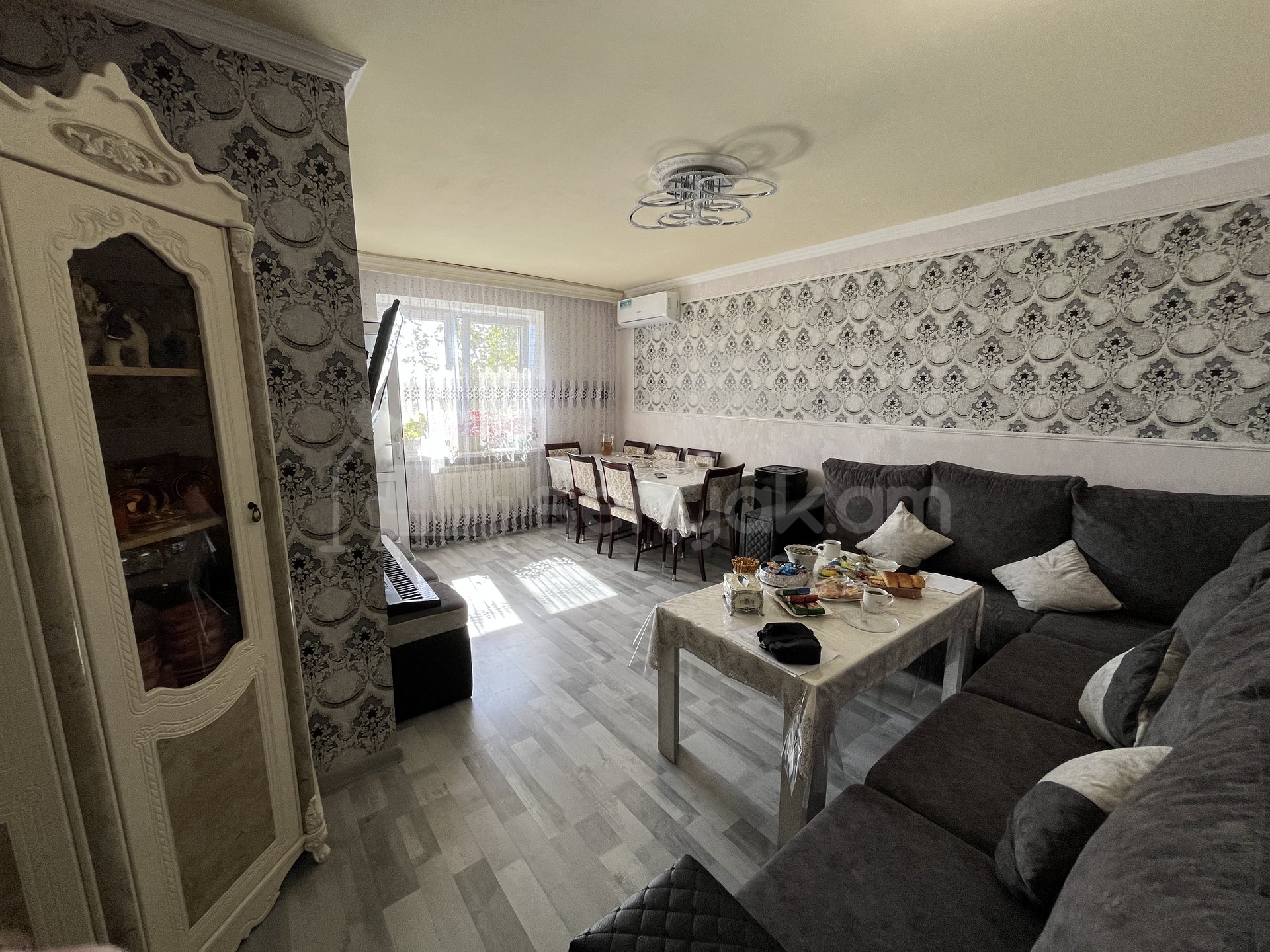 2 Սենյականոց Բնակարան Քարե Շենքում, 50քմ, 5/5 հարկ, Կապիտալ Վերանորոգված