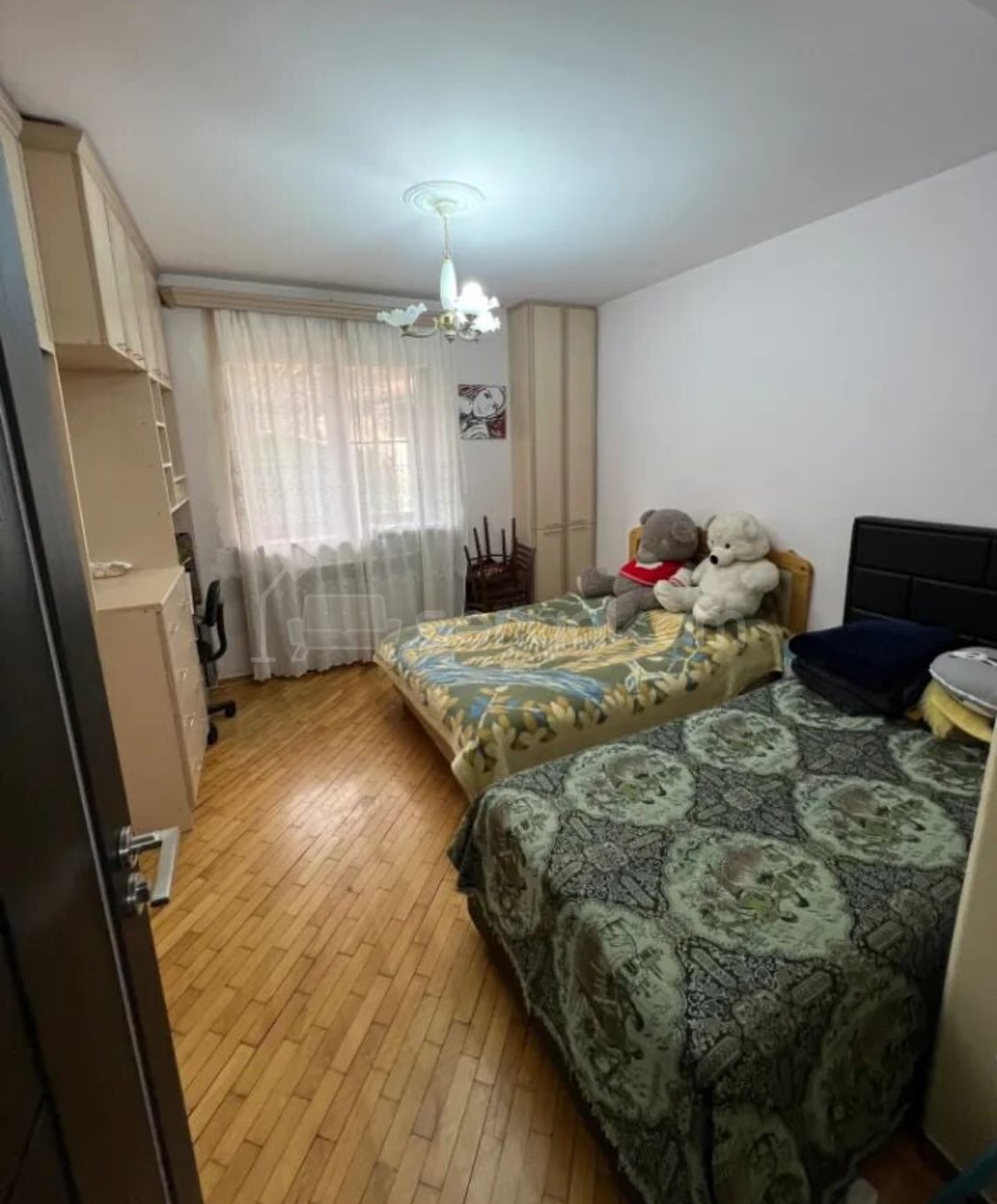 4 Սենյականոց Բնակարան Քարե Շենքում, 100քմ, 1/5 հարկ, Կապիտալ Վերանորոգված