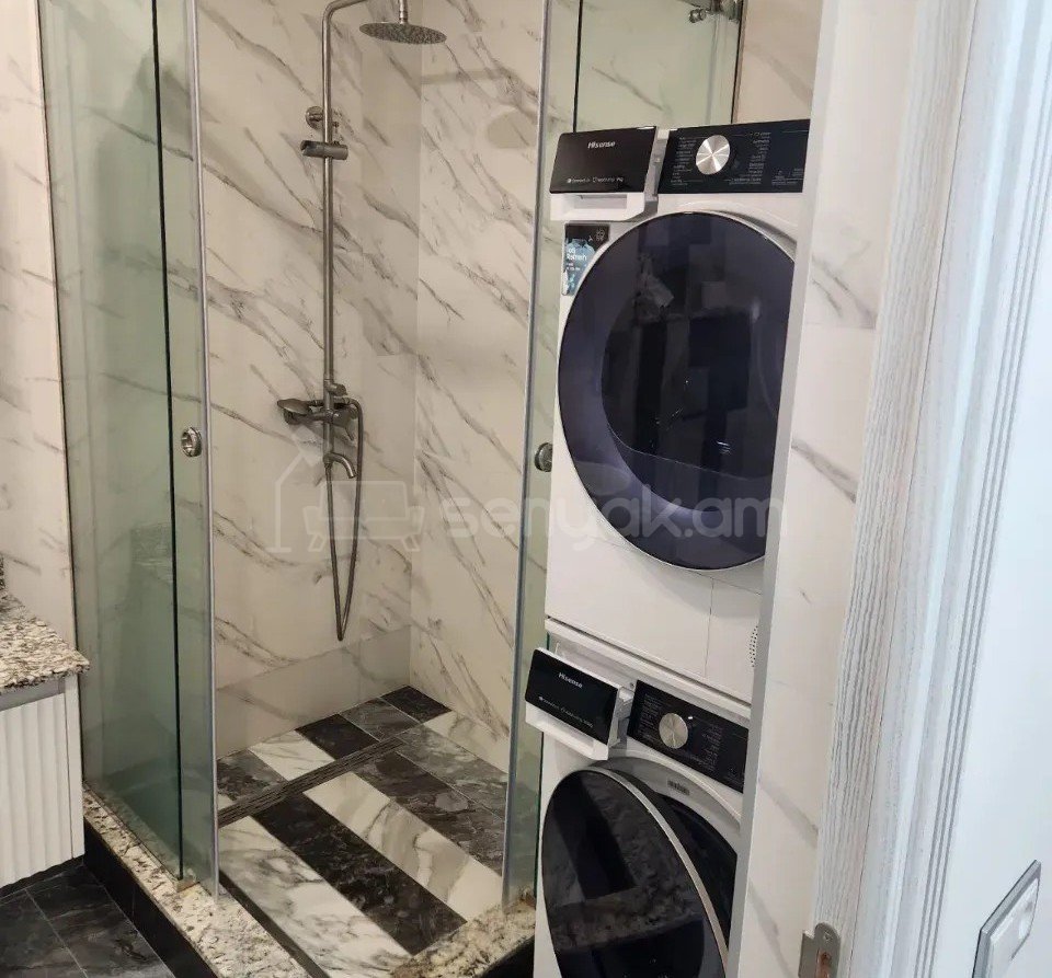 3 Սենյականոց Բնակարան Նորակառույցում, 136քմ, 8/13 հարկ, Դիզայներական Վերանորոգված, Կահավորված, Արևկող