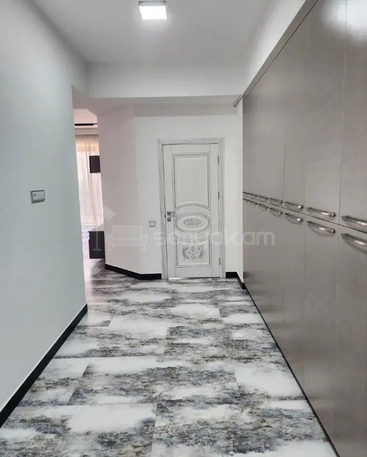 3 Սենյականոց Բնակարան Նորակառույցում, 136քմ, 8/13 հարկ, Դիզայներական Վերանորոգված, Կահավորված, Արևկող