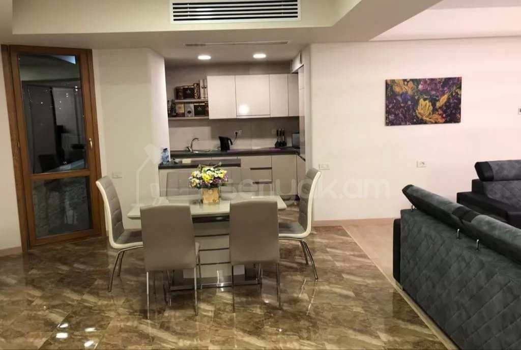 3 Սենյականոց Բնակարան Նորակառույցում, 80քմ, 7/12 հարկ, Դիզայներական Վերանորոգված