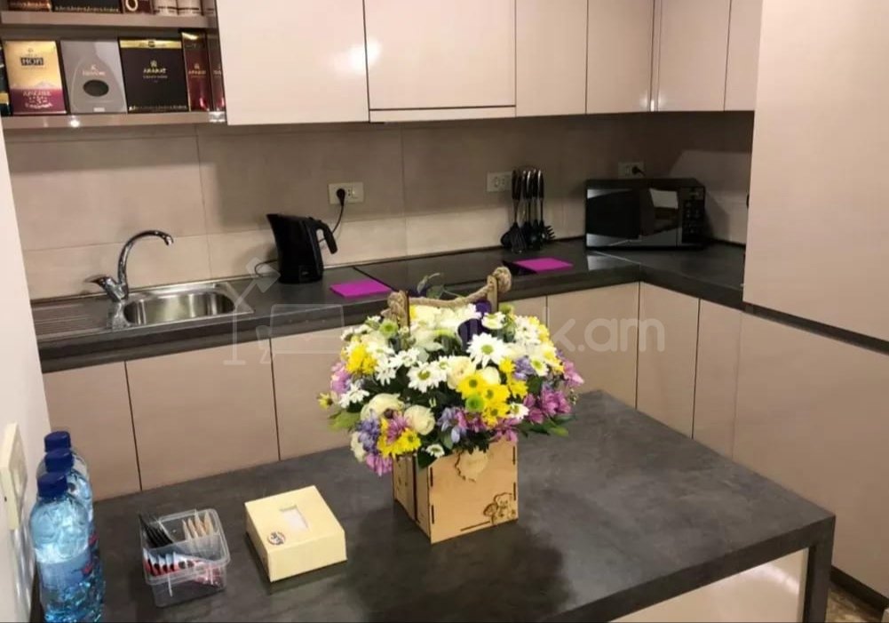 3 Սենյականոց Բնակարան Նորակառույցում, 80քմ, 7/12 հարկ, Դիզայներական Վերանորոգված