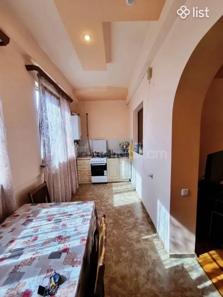 3 Սենյականոց Բնակարան, 70քմ, 8/9 հարկ, Կոսմետիկ Վերանորոգված, Կահավորված