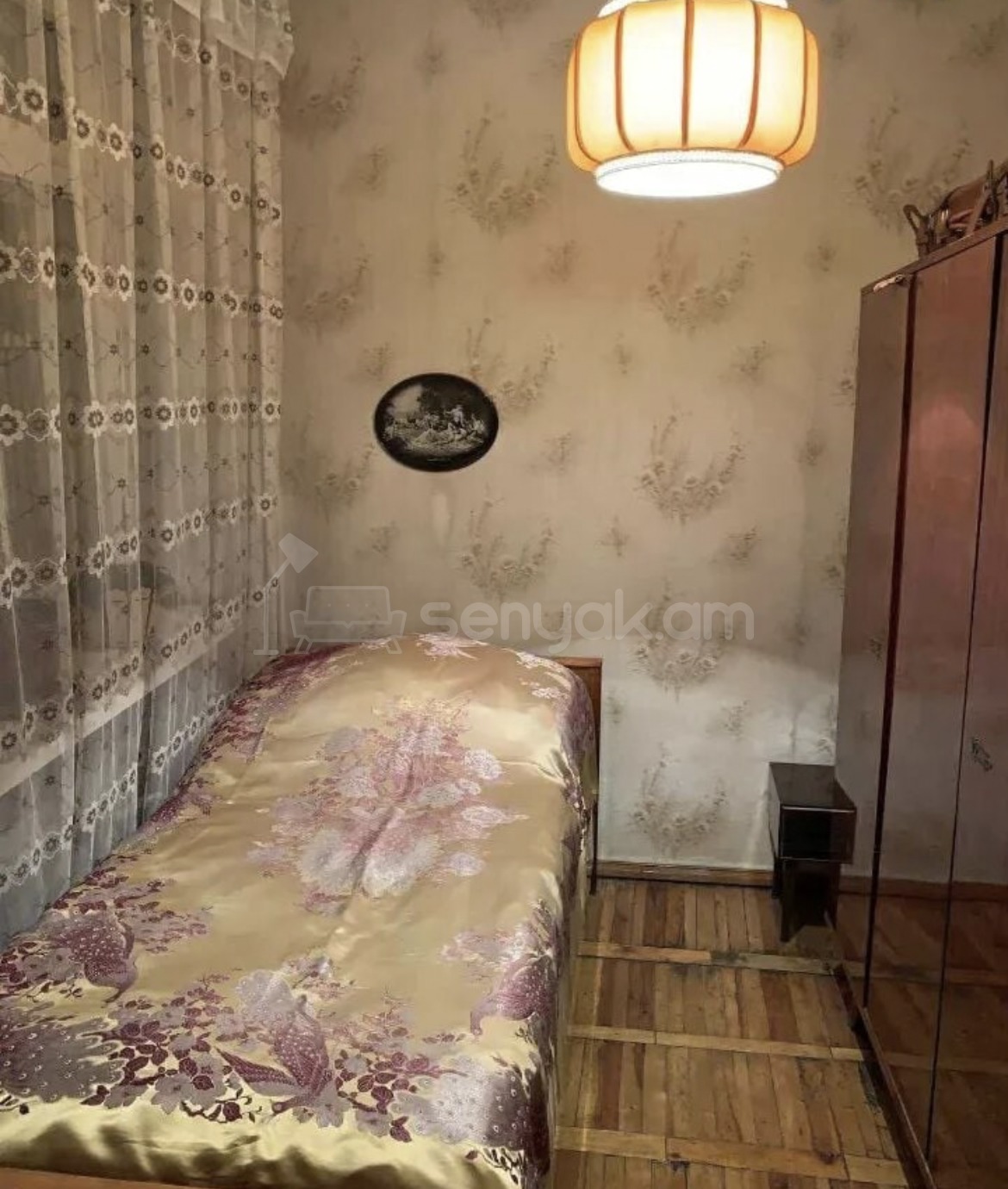 1 Սենյականոց Բնակարան Քարե Շենքում, 47քմ, 1/5 հարկ, Պետական Վիճակում