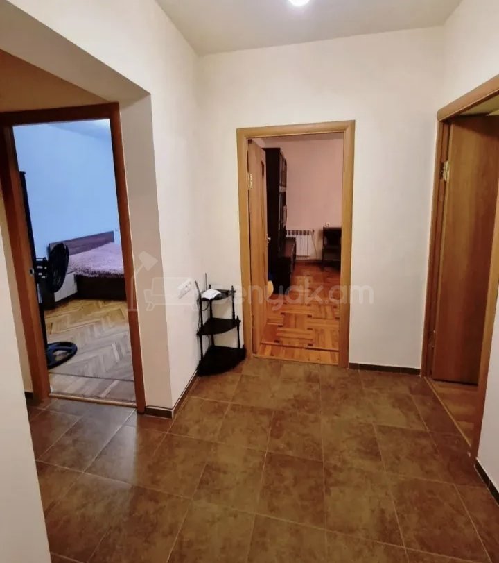 2 Սենյականոց Բնակարան Քարե Շենքում, 58քմ, 2/5 հարկ, Կապիտալ Վերանորոգված, Կահավորված, Արևկող