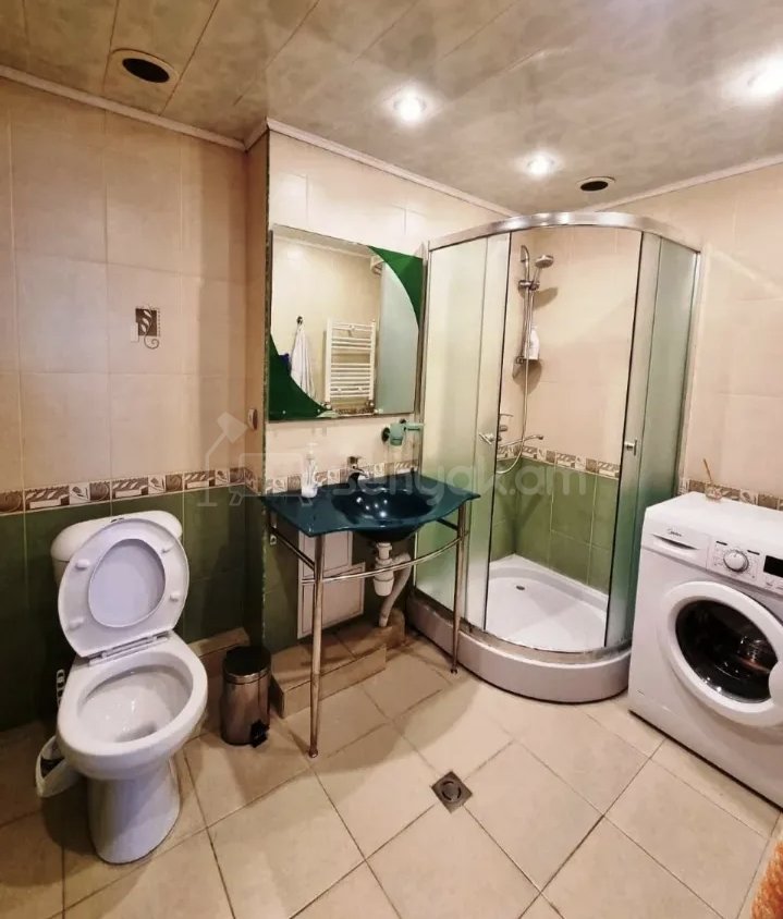 2 Սենյականոց Բնակարան Քարե Շենքում, 58քմ, 2/5 հարկ, Կապիտալ Վերանորոգված, Կահավորված, Արևկող