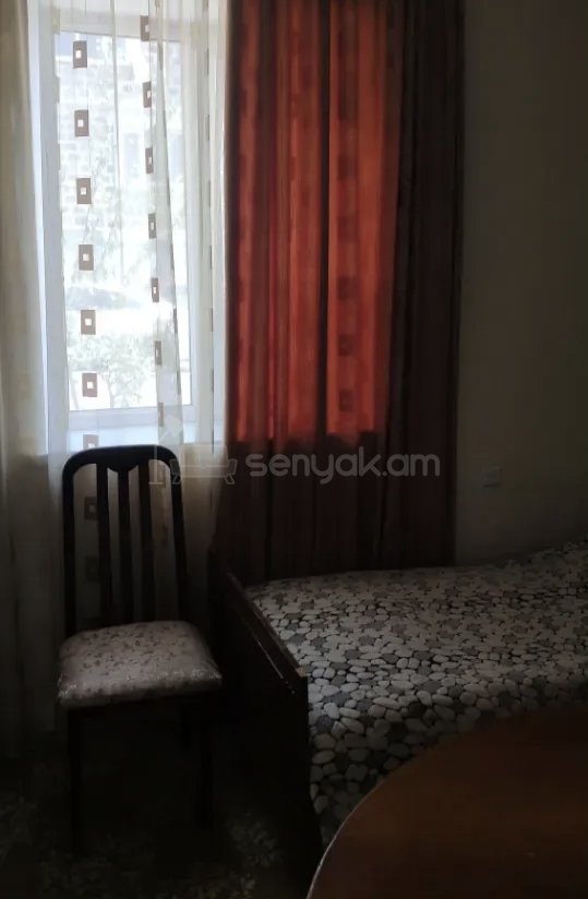 3 Սենյականոց Բնակարան Քարե Շենքում, 78քմ, 2/2 հարկ, Նորմալ Վիճակում, Կահավորված, Արևկող