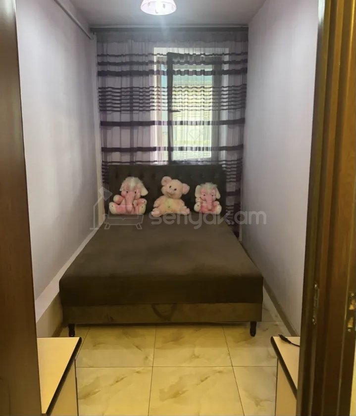 1 Սենյականոց Բնակարան Քարե Շենքում, 45քմ, 3/5 հարկ, Կապիտալ Վերանորոգված, Կահավորված, Արևկող