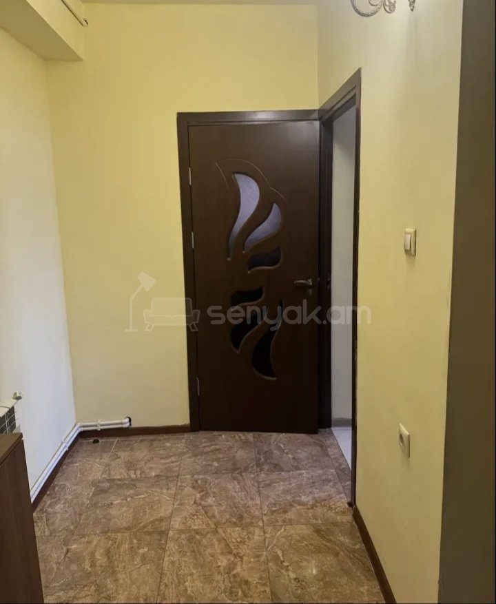 1 Սենյականոց Բնակարան Քարե Շենքում, 45քմ, 3/5 հարկ, Կապիտալ Վերանորոգված, Կահավորված, Արևկող