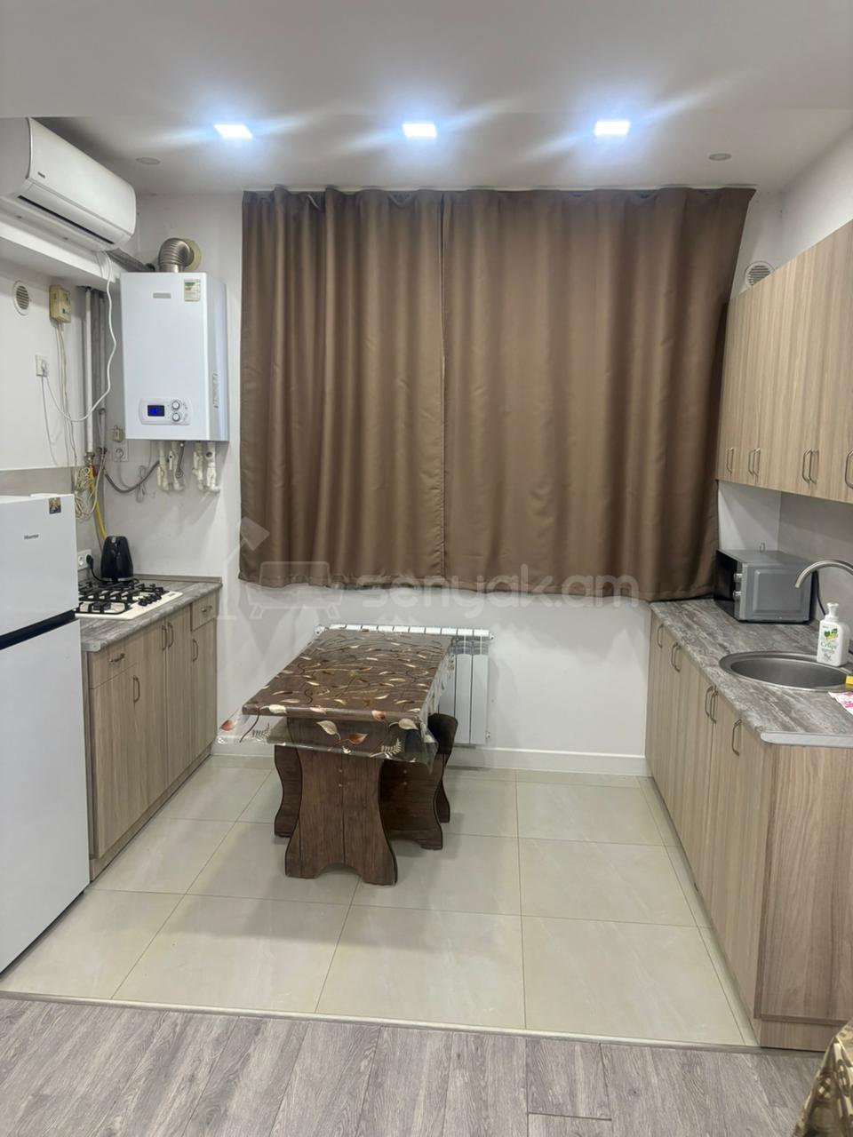 2 Սենյականոց Բնակարան Քարե Շենքում, 60քմ, 3/9 հարկ, Կապիտալ Վերանորոգված, Կահավորված, Արևկող