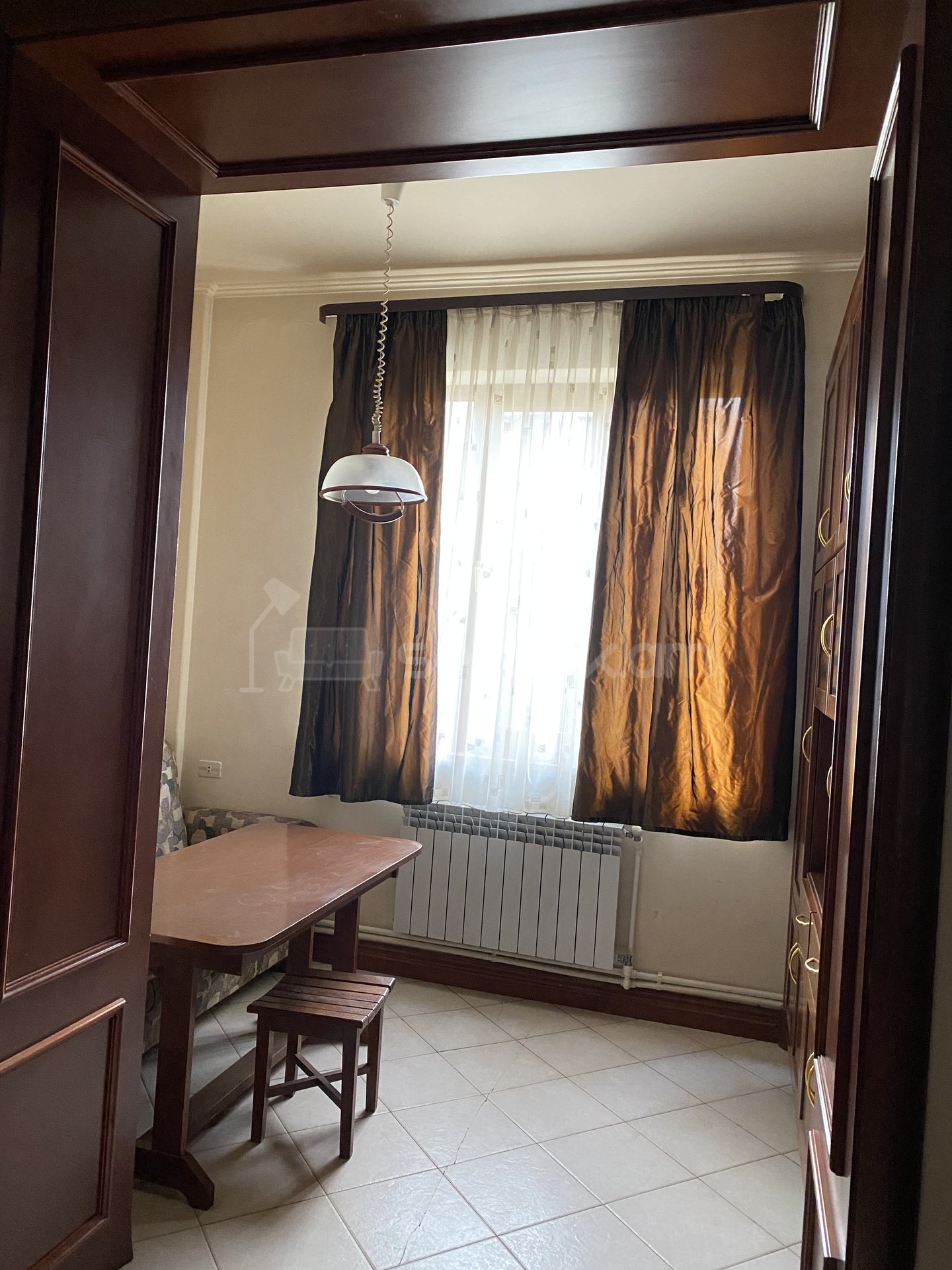 3 Սենյականոց Բնակարան Քարե Շենքում, 82քմ, 2/5 հարկ, Դիզայներական Վերանորոգված, Կահավորված, Արևկող