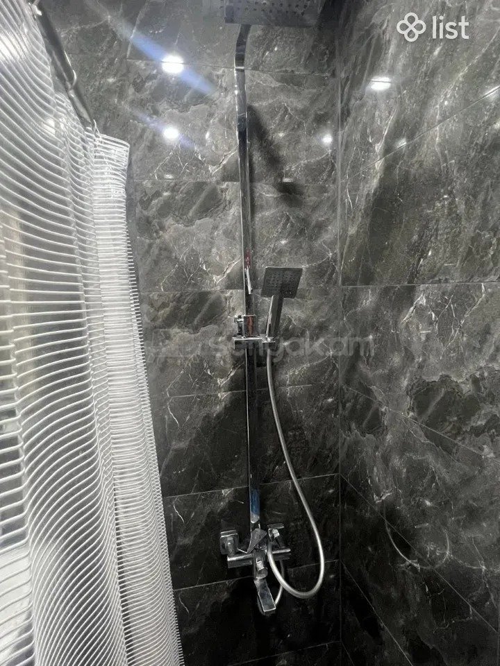 3 Սենյականոց Բնակարան Քարե Շենքում, 75քմ, 4/5 հարկ, Կապիտալ Վերանորոգված