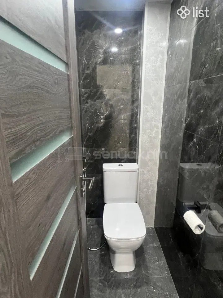 3 Սենյականոց Բնակարան Քարե Շենքում, 75քմ, 4/5 հարկ, Կապիտալ Վերանորոգված