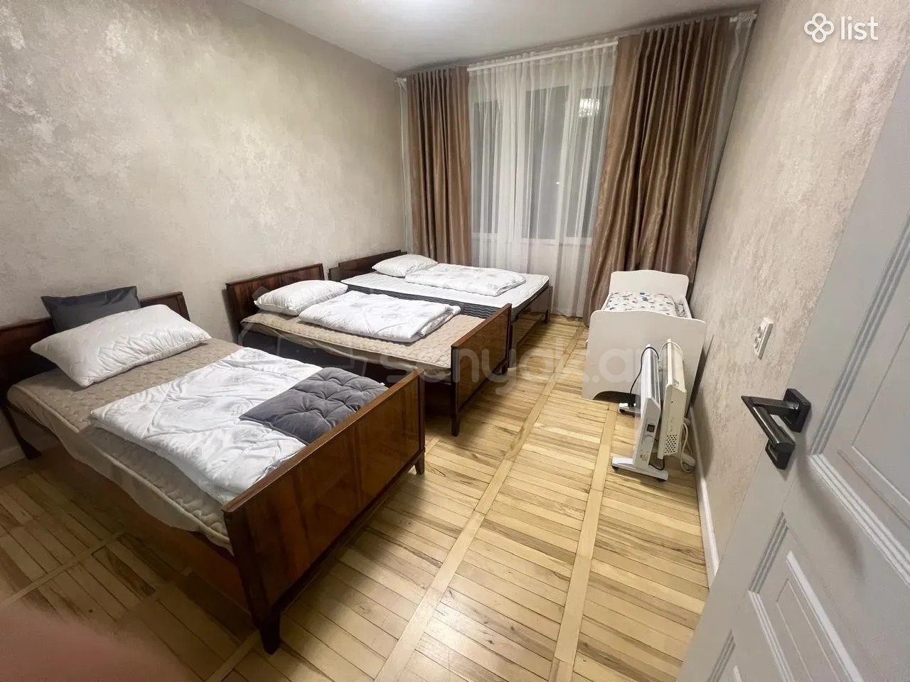 3 Սենյականոց Բնակարան Քարե Շենքում, 75քմ, 4/5 հարկ, Կապիտալ Վերանորոգված