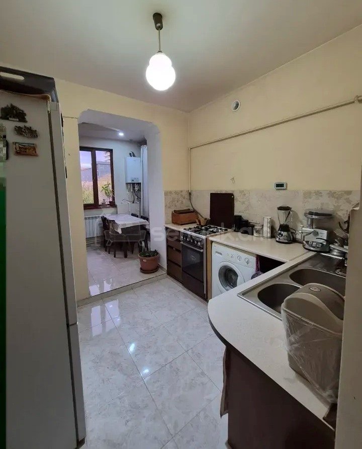 4 Սենյականոց Բնակարան Քարե Շենքում, 85քմ, 5/5 հարկ, Կապիտալ Վերանորոգված