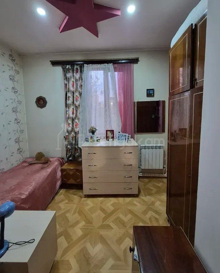 4 Սենյականոց Բնակարան Քարե Շենքում, 85քմ, 5/5 հարկ, Կապիտալ Վերանորոգված