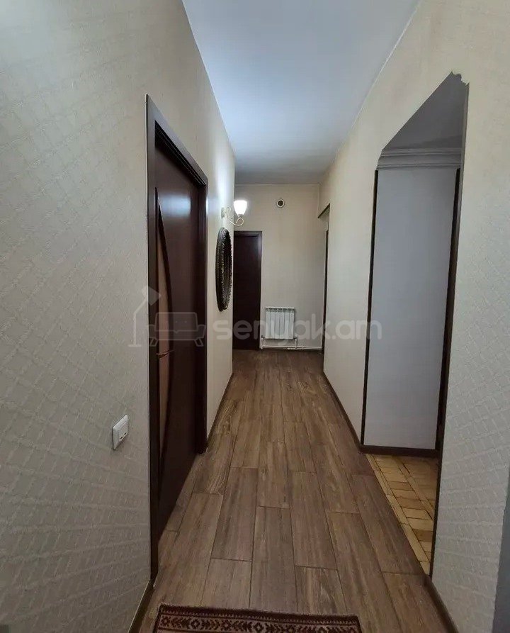 4 Սենյականոց Բնակարան Քարե Շենքում, 85քմ, 5/5 հարկ, Նորմալ Վիճակում