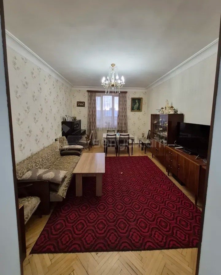 4 Սենյականոց Բնակարան Քարե Շենքում, 85քմ, 5/5 հարկ, Նորմալ Վիճակում