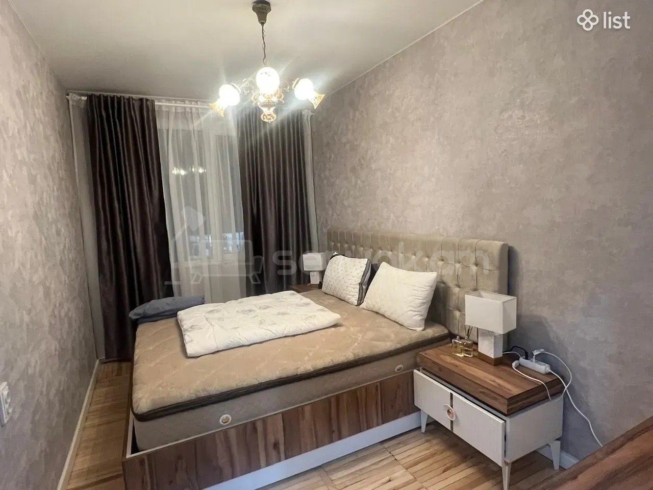 3 Սենյականոց Բնակարան Քարե Շենքում, 75քմ, 4/5 հարկ, Նորմալ Վիճակում