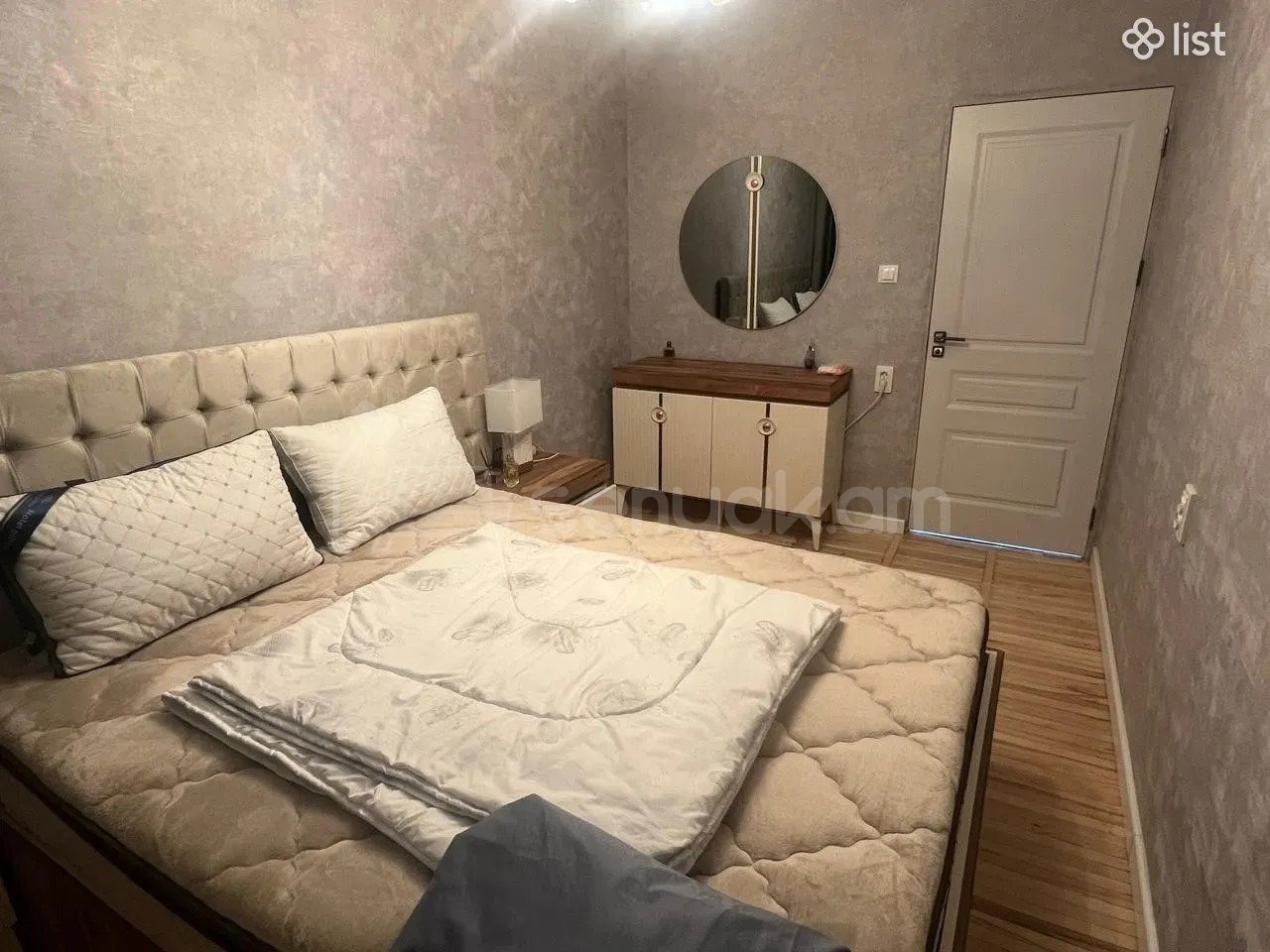 3 Սենյականոց Բնակարան Քարե Շենքում, 75քմ, 4/5 հարկ, Նորմալ Վիճակում