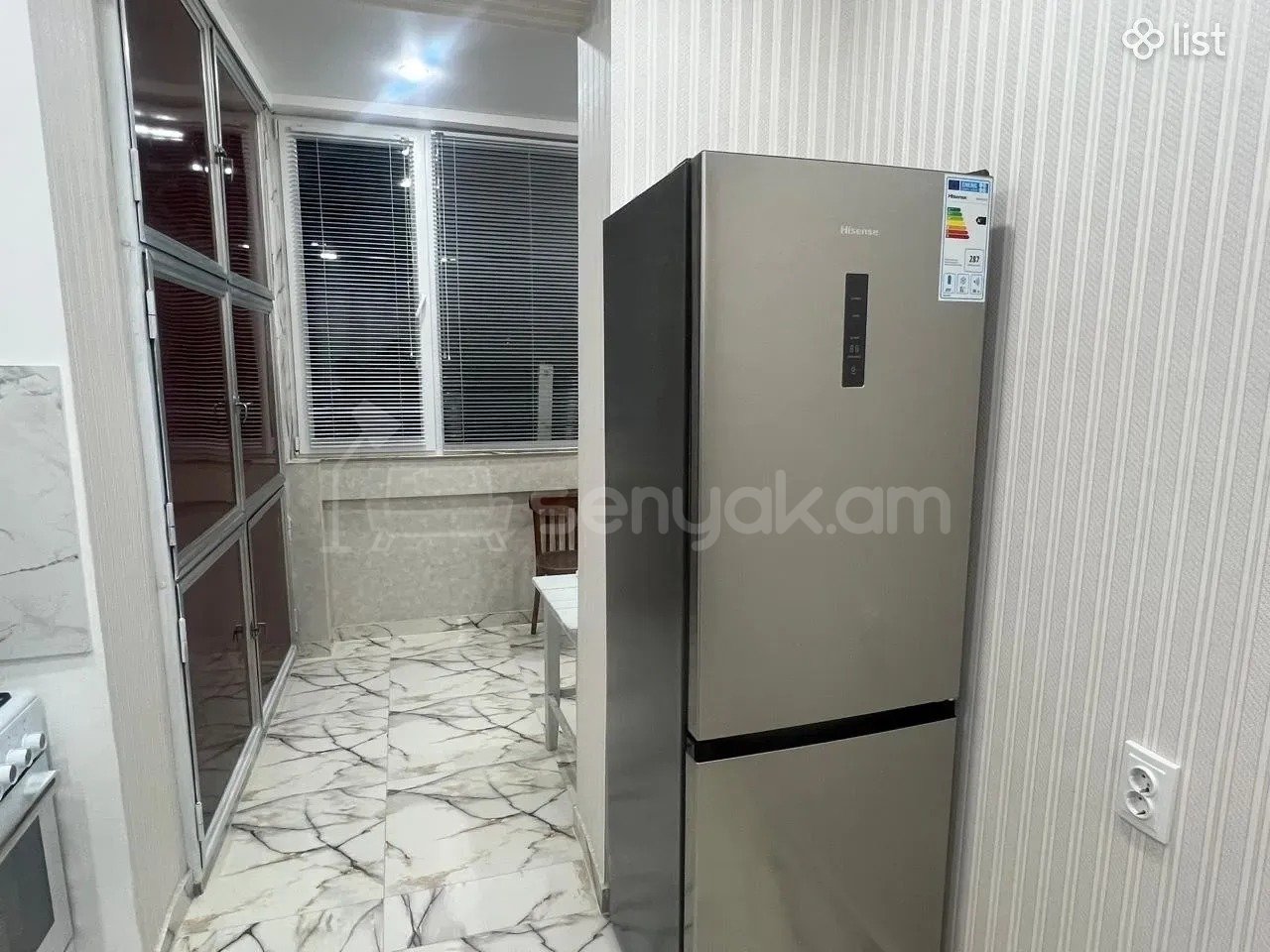 3 Սենյականոց Բնակարան Քարե Շենքում, 75քմ, 4/5 հարկ, Նորմալ Վիճակում