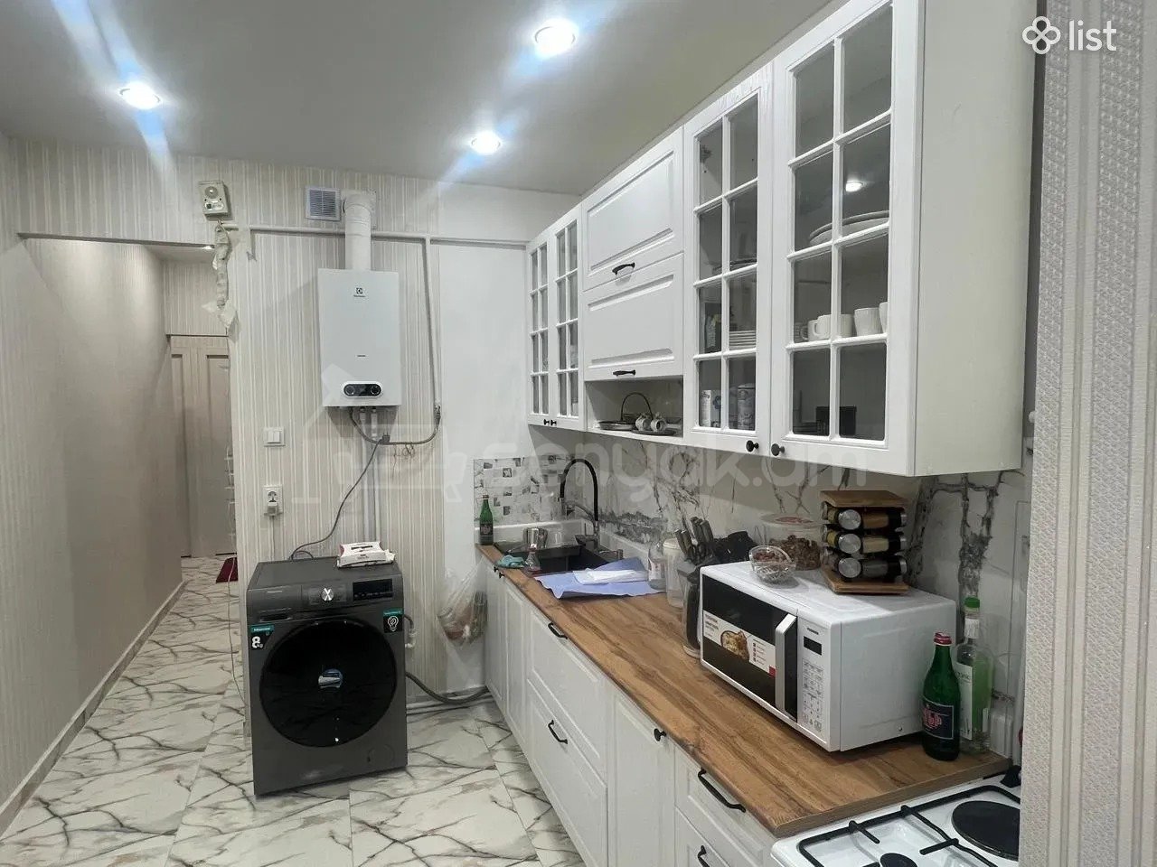 3 Սենյականոց Բնակարան Քարե Շենքում, 75քմ, 4/5 հարկ, Նորմալ Վիճակում