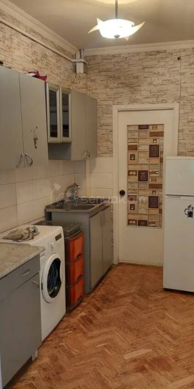 2 Սենյականոց Բնակարան Քարե Շենքում, 50քմ, 4/5 հարկ, Կոսմետիկ Վերանորոգված, Կահավորված