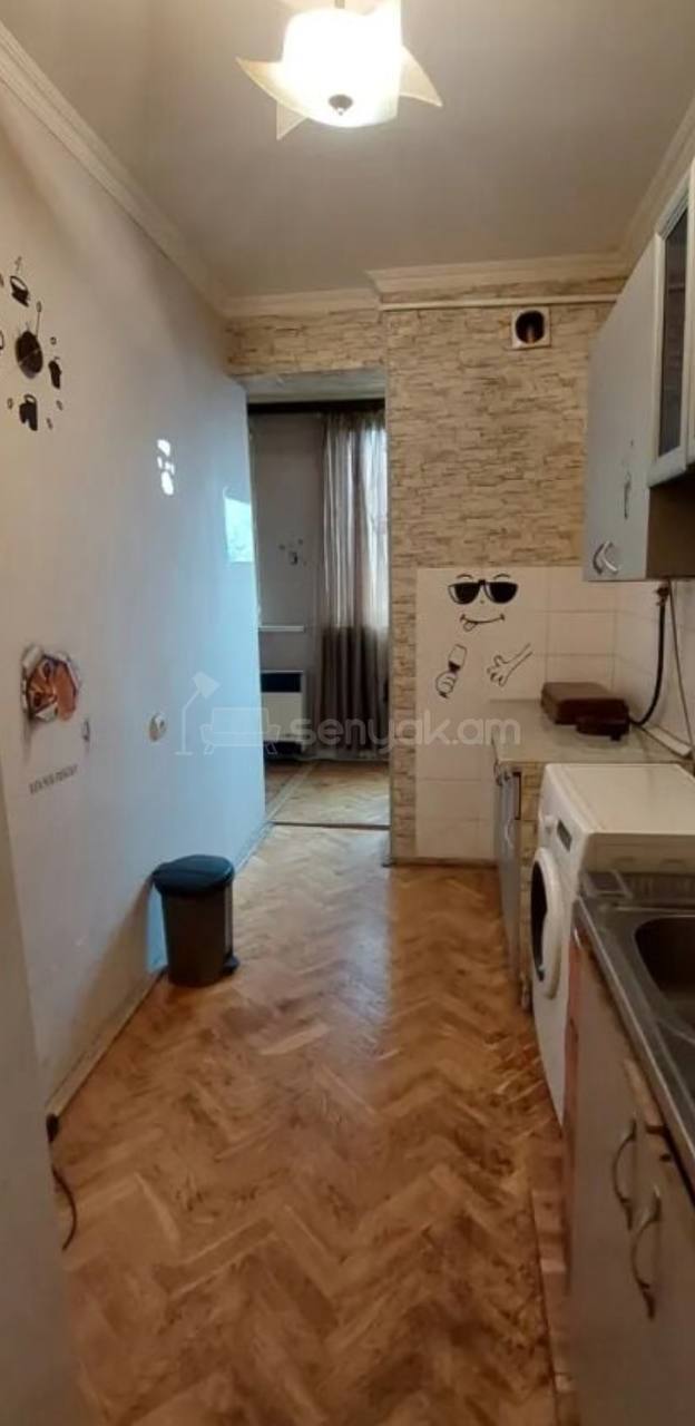 2 Սենյականոց Բնակարան Քարե Շենքում, 50քմ, 4/5 հարկ, Կոսմետիկ Վերանորոգված, Կահավորված