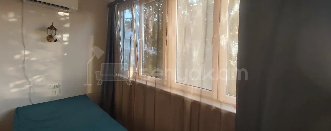 2 Սենյականոց Բնակարան Քարե Շենքում, 50քմ, 4/5 հարկ, Նորմալ Վիճակում