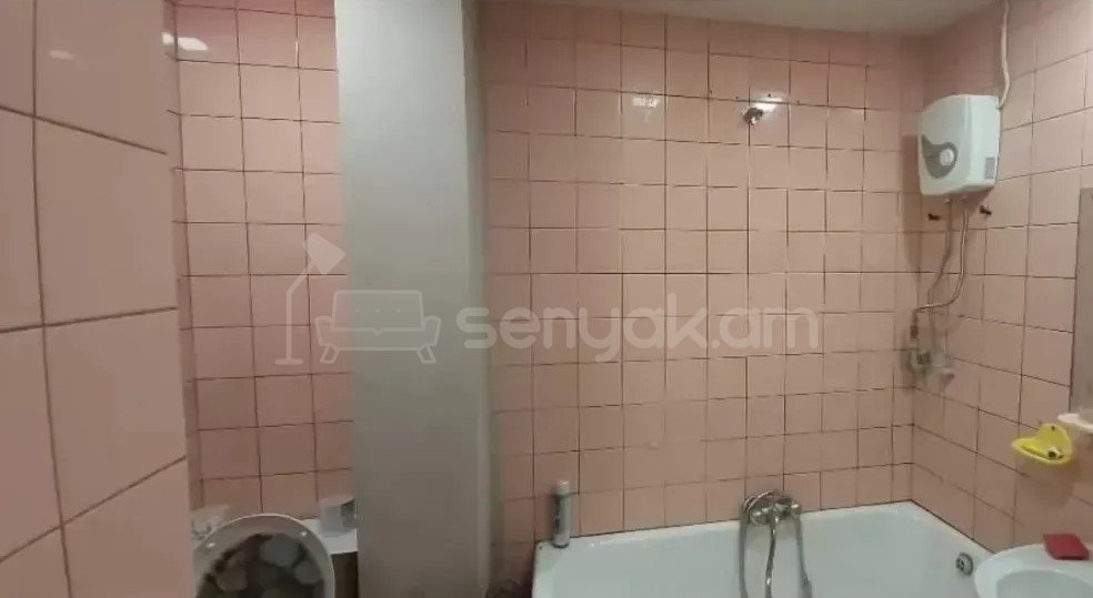 2 Սենյականոց Բնակարան Քարե Շենքում, 50քմ, 4/5 հարկ, Նորմալ Վիճակում