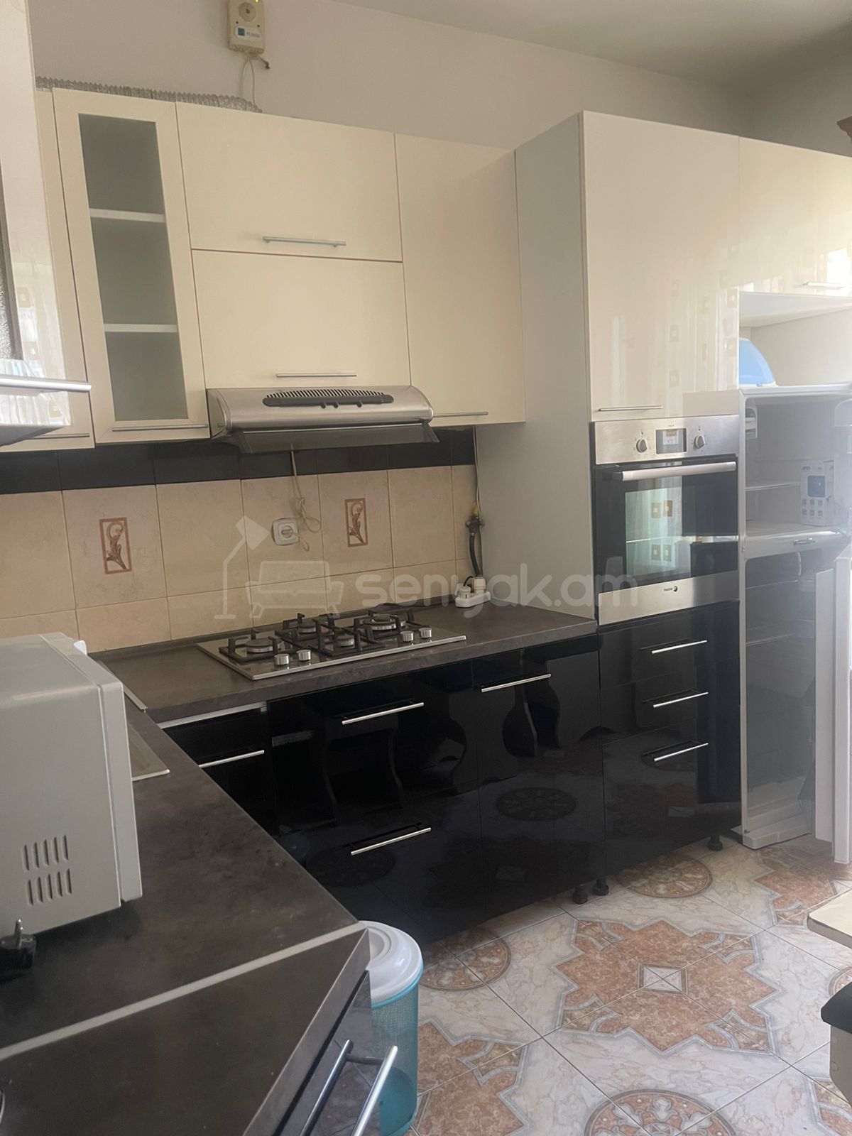 2 Սենյականոց Բնակարան, 72քմ, 9/10 հարկ, Կապիտալ Վերանորոգված, Կահավորված, Արևկող